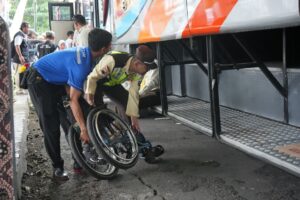 Siap Layani Total 1.047.058 Penumpang Selama Nataru 2025/2026, KAI Daop 6 Yogyakarta Siagakan 342 Petugas Pengamanan dan 28 Customer Service Mobile